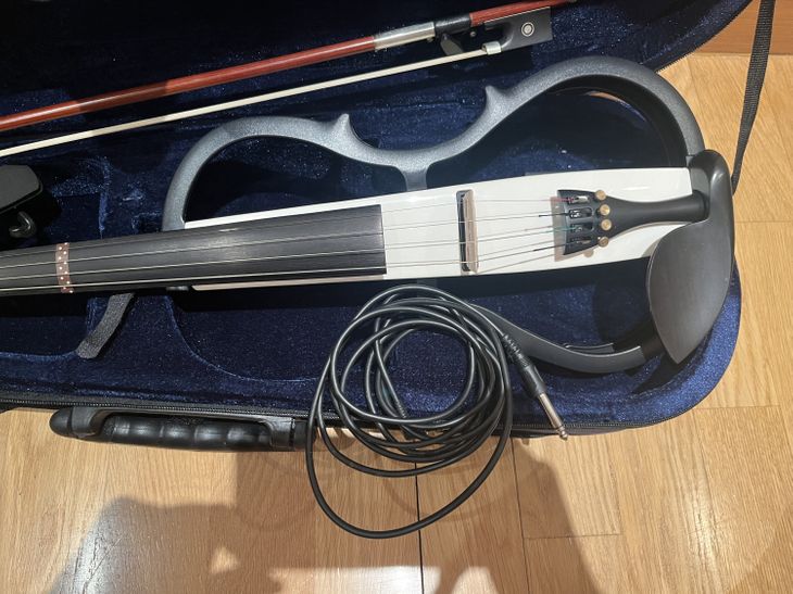 Violin electrico Gewa Line 4/4 - Immagine2