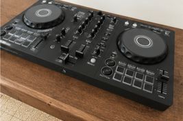 Pioneer DJ DDJ-FLX4 für den Neuen
 - Bild