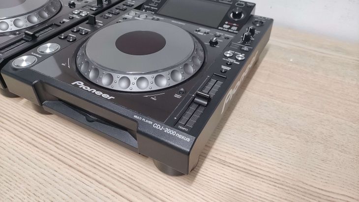 2x Pioneer CDJ-2000 Nexus - Image3