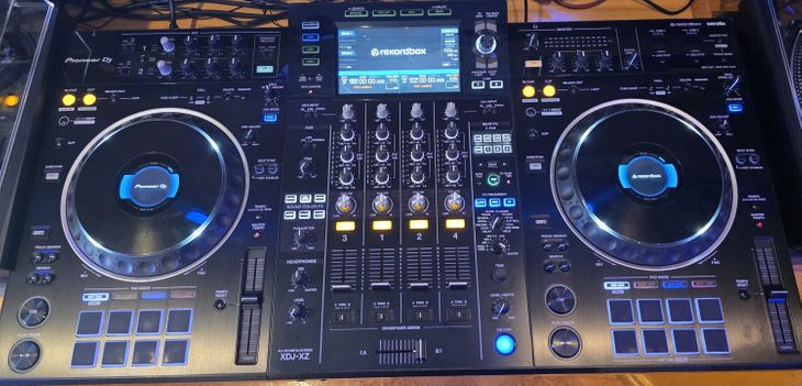 En venta Pioneer xdj xz - Imagen por defecto