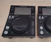 2x Pioneer DJ XDJ-700
 - Image