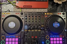 Pioneer DJ DDJ-1000 + Maletín Original Pioneer DJ - Image