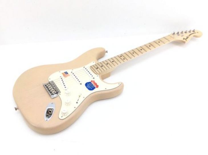 Fender Stratocaster - Main listing image