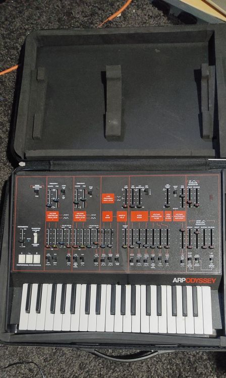 ARP odyssey REV3 KORG - Imagen por defecto