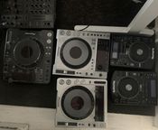 Großhandel mit DJ-Equipment von Cdj Pioneer
 - Bild