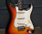 Jahrgang 1965 Fender Stratocaster E-Gitarre
 - Bild