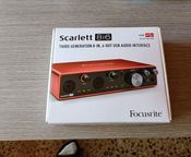 Focusrite Scarlett 8i6 - Imagen