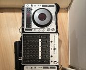 2 CDJ y 1 mezclador
 - Imagen