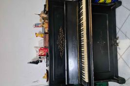 Pianoforte a muro - Immagine