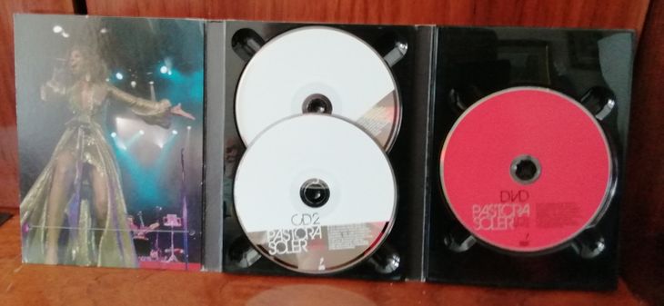 2 CD y 1 DVD PASTORA SOLER - Imagen2