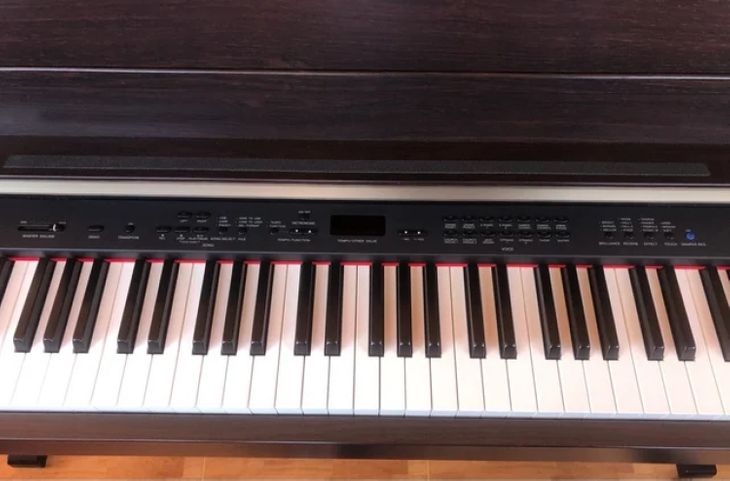 Piano Yamaha CLP-330 - Imagen3