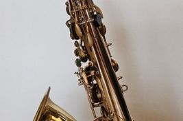 Selmer SA serie II Saxofón tenor
 - Imagen