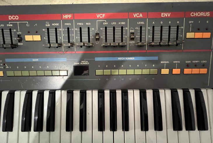 SINTETIZADOR ROLAND JUNO 106 CON ESTUCHE - Imagen6