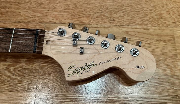 Squier Stratocaster Mejorada - Immagine3