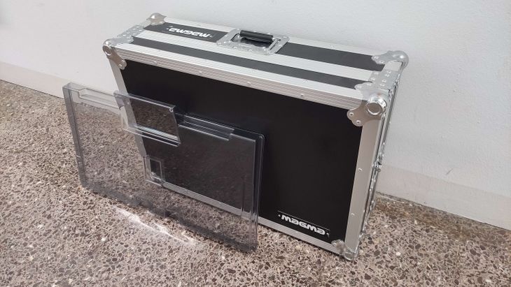 Denon DJ Prime 2 con flightcase y decksaver - Immagine6