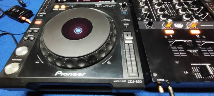 cdj850 B + Mixer + Case - Imagen3