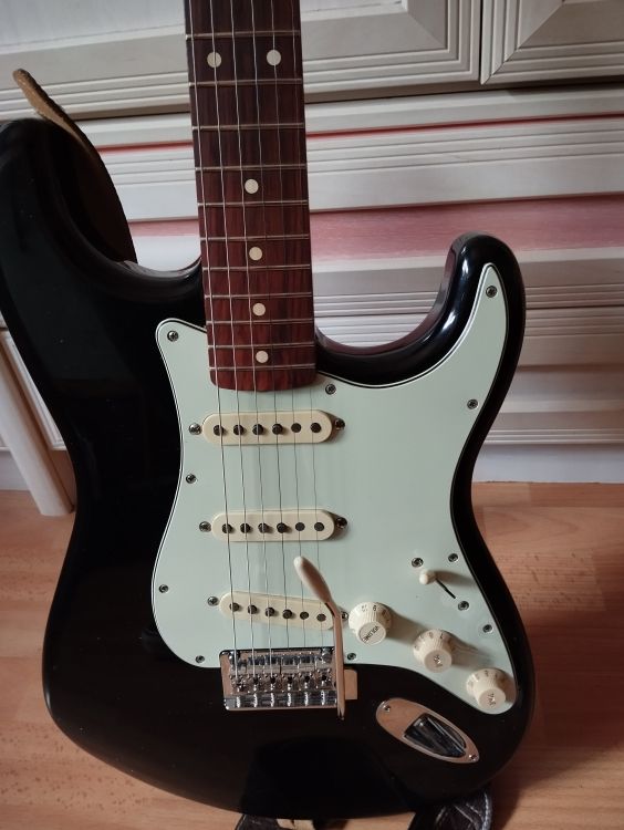 Fender vintera strat mod 60s - Bild4