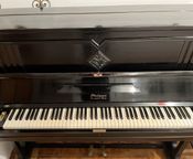 Upright piano
 - Image