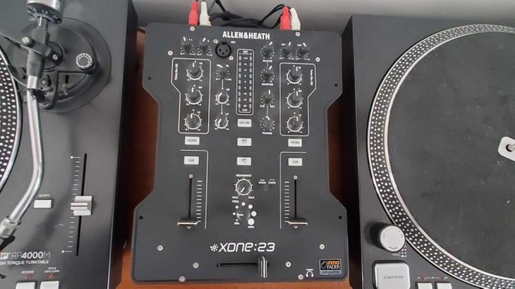 Table de mixage Allen & Heath XONE-23 - Imagen por defecto