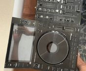 Komplette Ausstattung DJ-Player und Mixer
 - Bild