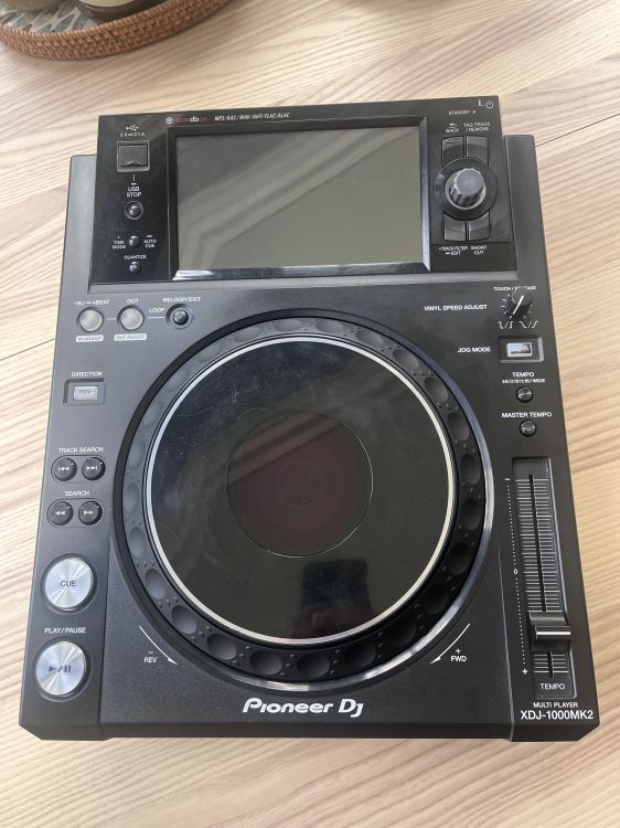 a pair of XDJs 1000 MK2 - Imagen por defecto