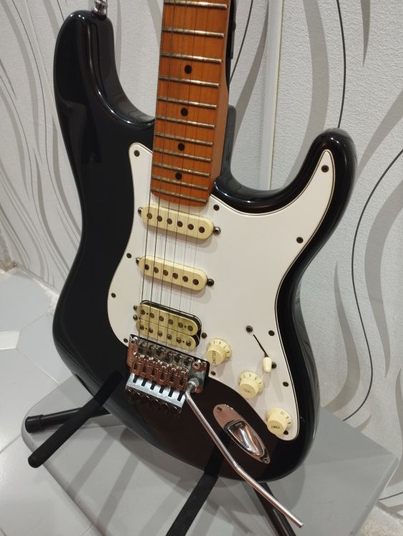 Fender Stratocaster Floyd Rose® Classic HSS Strat® - Imagen4