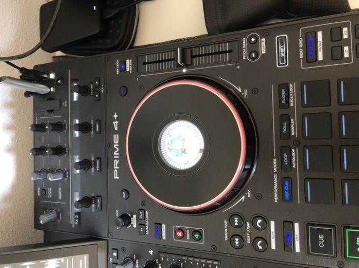 Denon Prime 4 Plus nueva - Imagen2