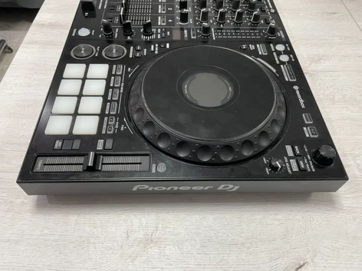 Pioneer DDJ-1000 con maleta Walkasse - Imagen3
