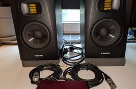 Monitores de estudio Adam T5V y Focusride Audio Interface - Imagen