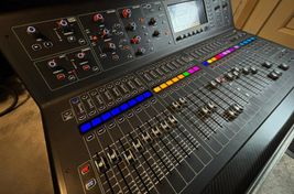 Midas M32 Full Size including flight case - Bild