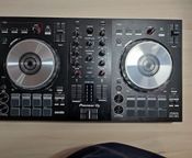 Pioneer DDJ-SB3 DJ-Tisch
 - Bild