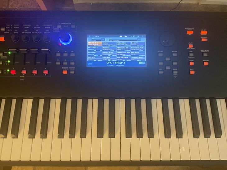 Vendo Yamaha Modfx8. Teclas martillo. - Immagine4