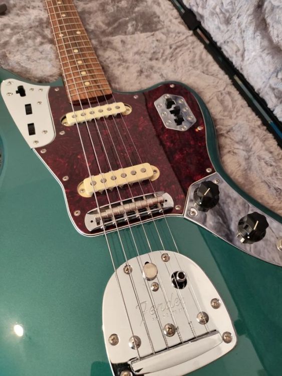 Fender Vintera '60s Jaguar with Pau Ferro Fretboar - Immagine4