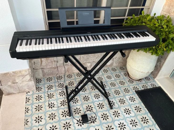 Piano Yamaha P45 - Imagen por defecto