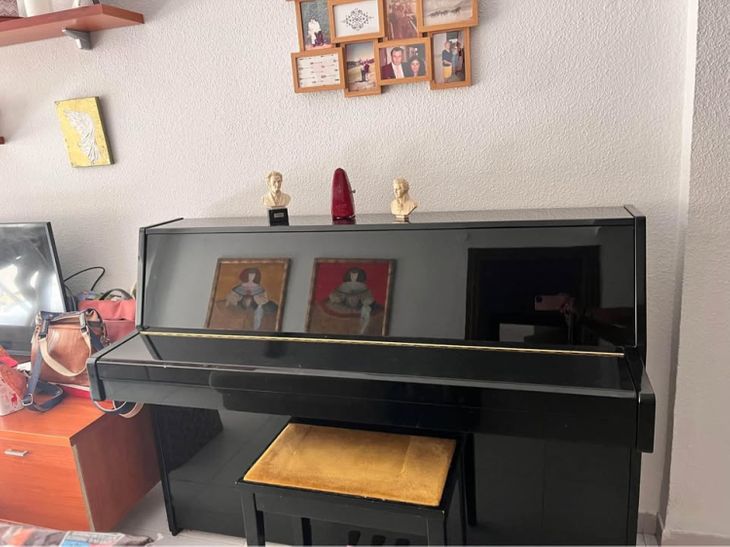 Vendo Piano Yamaha C108 - Imagen por defecto