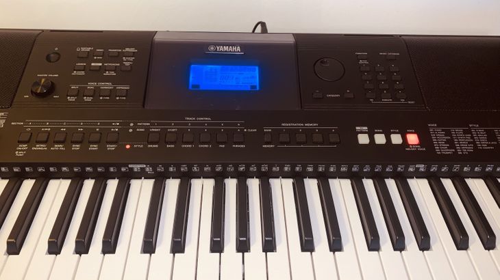 Teclado YAMAHA PSR E-453 - Image4