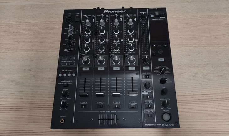 Pioneer DJ DJM-850 - Imagen por defecto