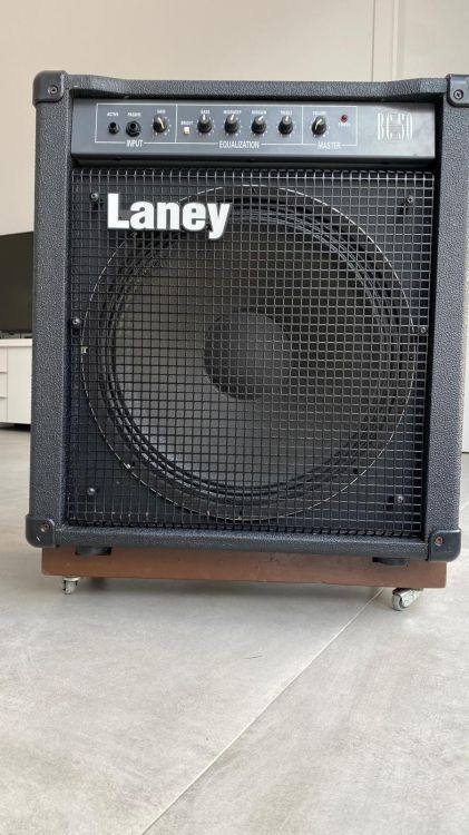 AMPLIFICADOR DE BAJO LANEY, BC50 - Imagen por defecto