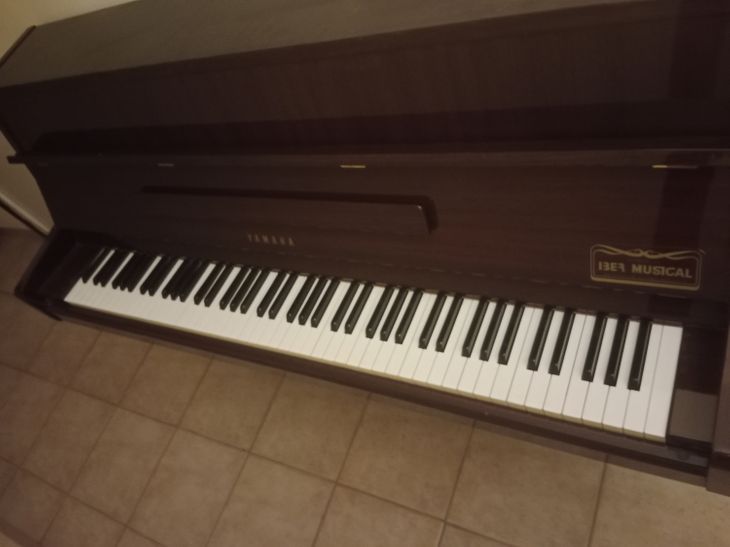 Vendo piano Yamaha impecable del año 1982. Sin uso - Immagine2