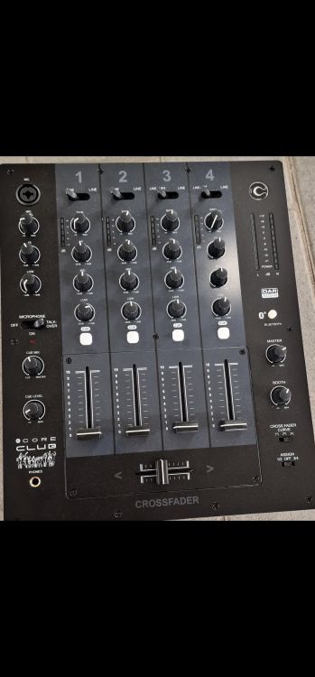 4 Channel Audio Mixer - Imagen por defecto