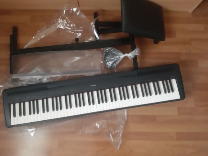 Piano Yamaha digital p-95 + contrôleur MIDI - Imagen por defecto