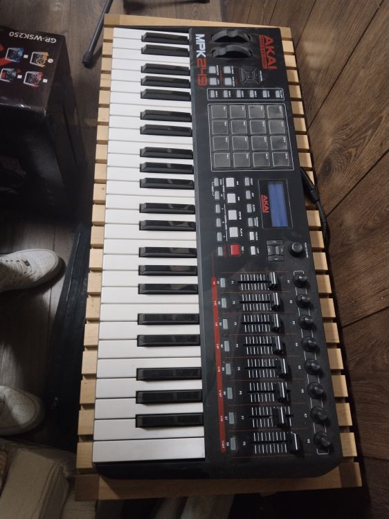 Akai profesional mpk 249 - Imagen por defecto