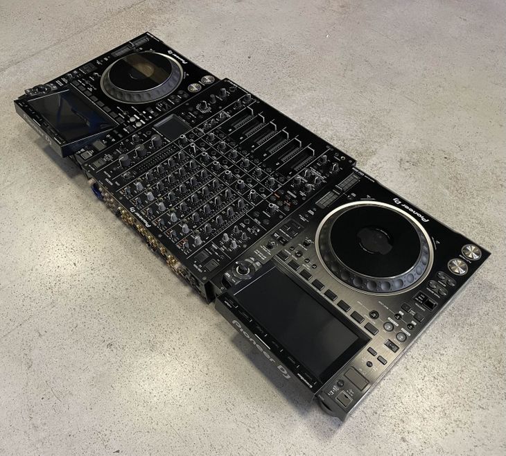 2x CDJ-3000 + DJM-V10 LF - Imagen4