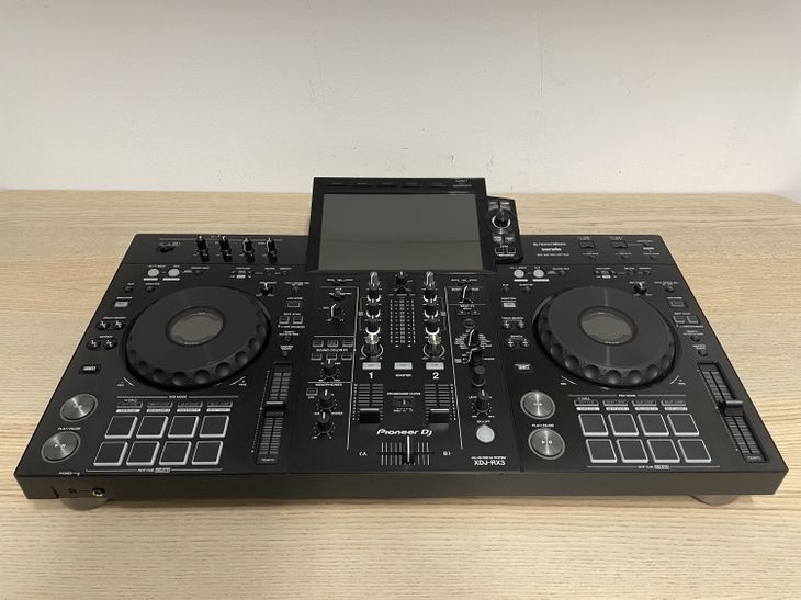 Pioneer DJ XDJ-RX3 con flightcase Magma - Imagen por defecto