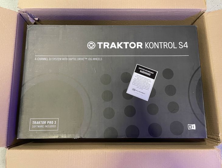 Traktor Kontrol S4 MK3 - Imagen6