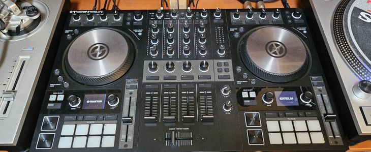 TRAKTOR S4 MK3 - Image6