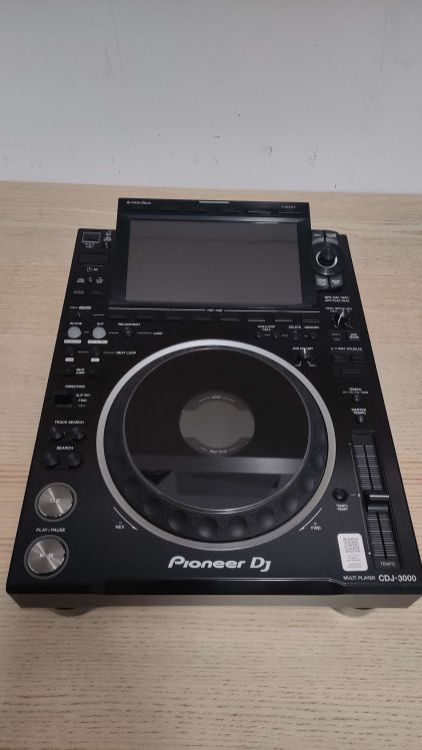 Pioneer DJ CDJ-3000 con maleta - Imagen por defecto