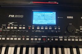 KORG PA 300 DREIMAL VERWENDET
 - Bild