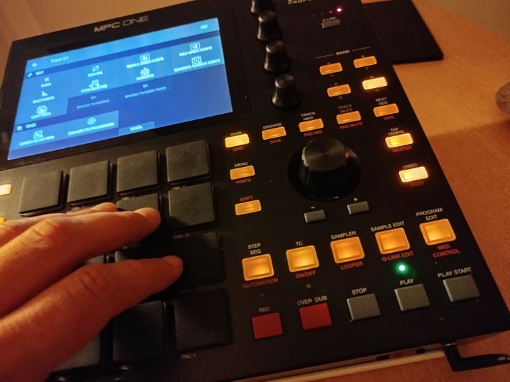 MPC ONE /2TE.  Hand - Immagine4