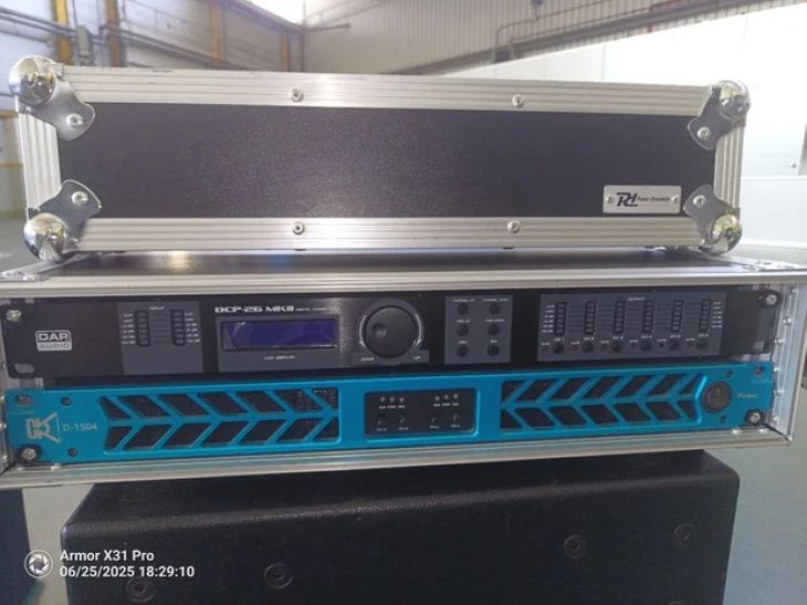 Etapa potencia/ amplificador CVR1504 10000W - Imagen por defecto